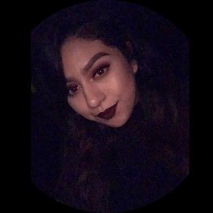 Meet your Posher, Yesenia